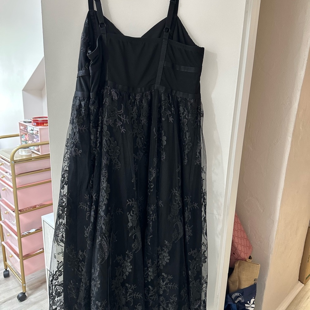 Torrid Black Midi Dress Elegant and Versatile - Picture 8 of 9